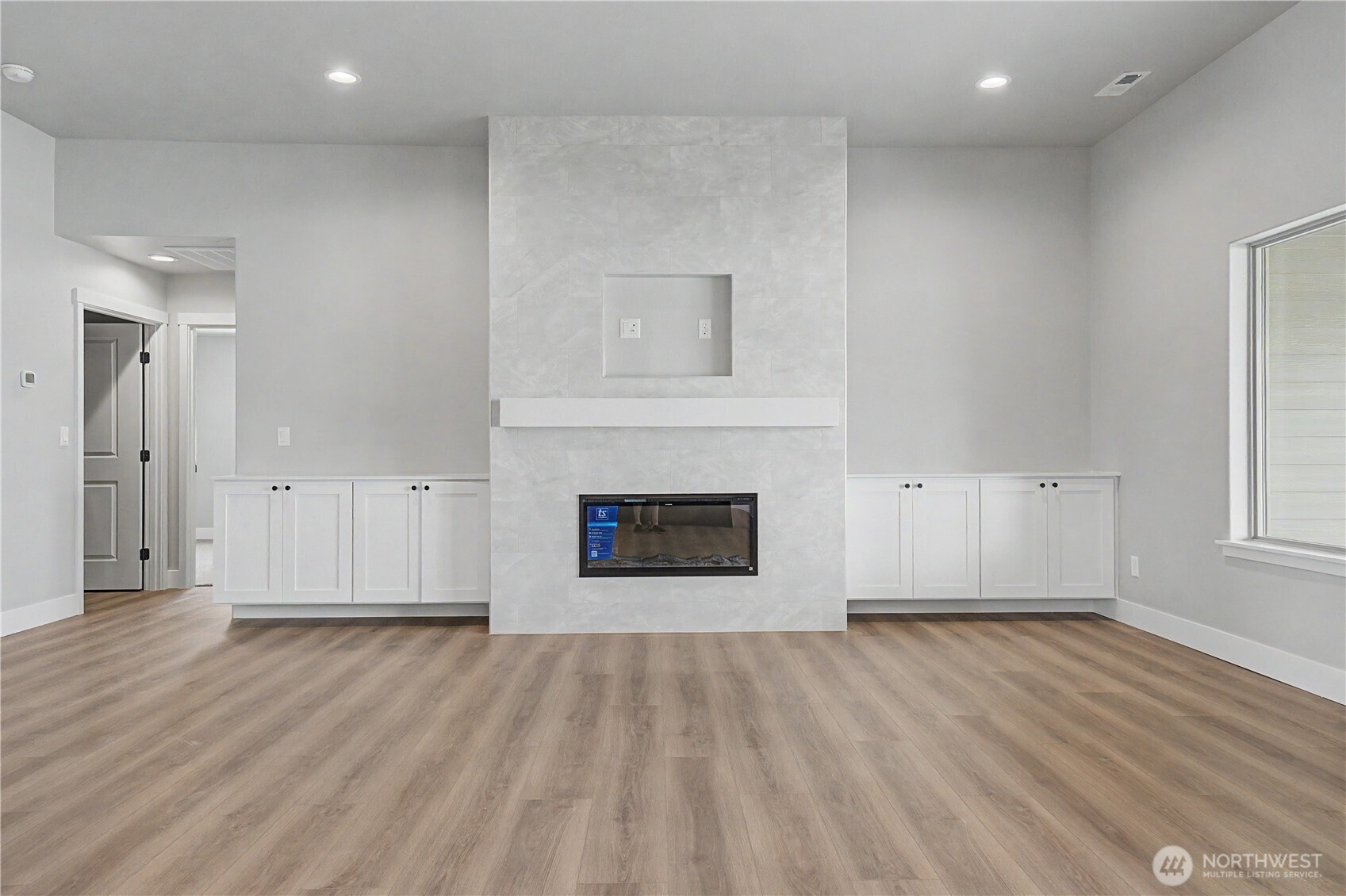 523 N Lessor Loop Moses Lake WA 98837