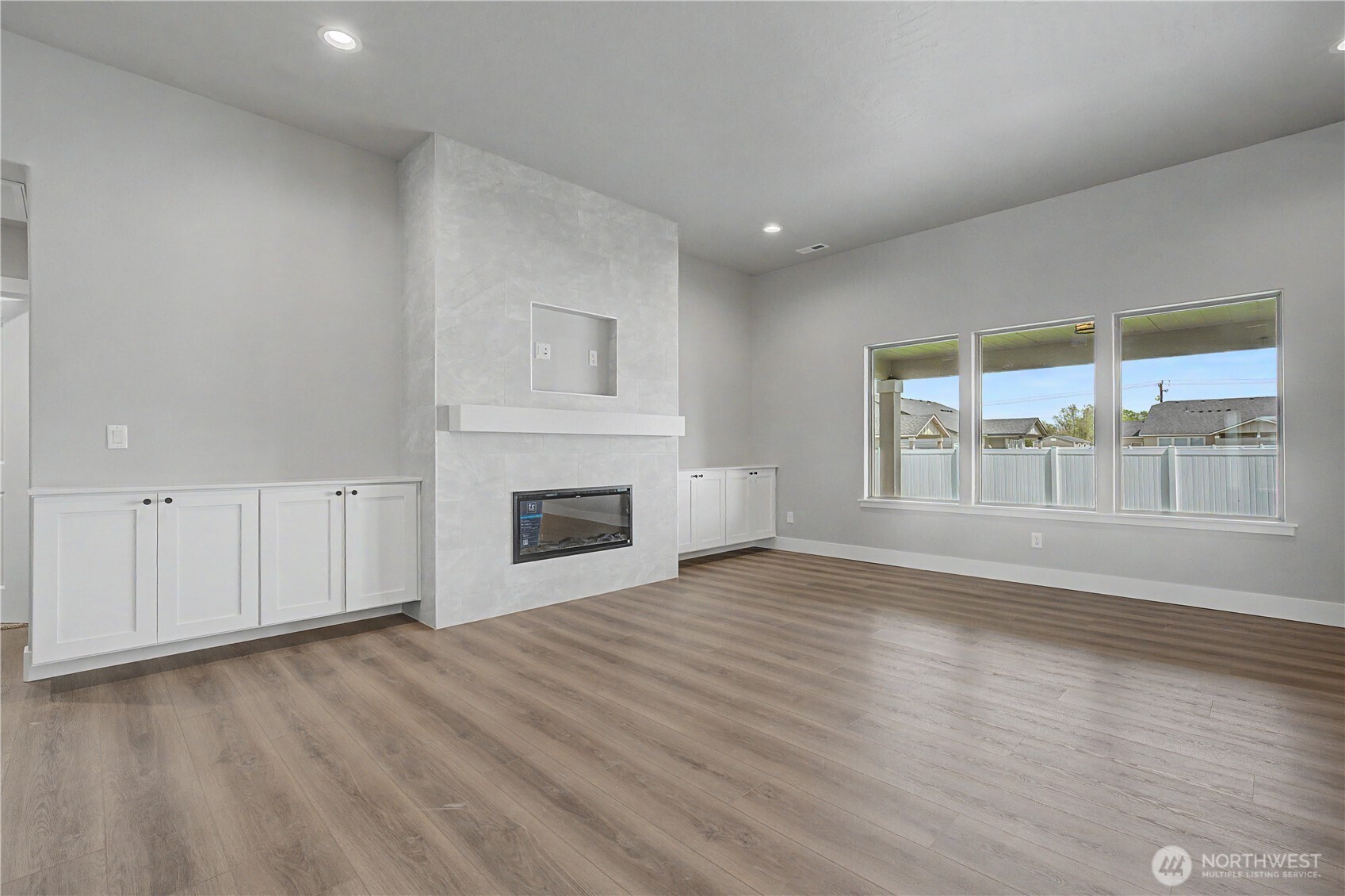 523 N Lessor Loop Moses Lake WA 98837