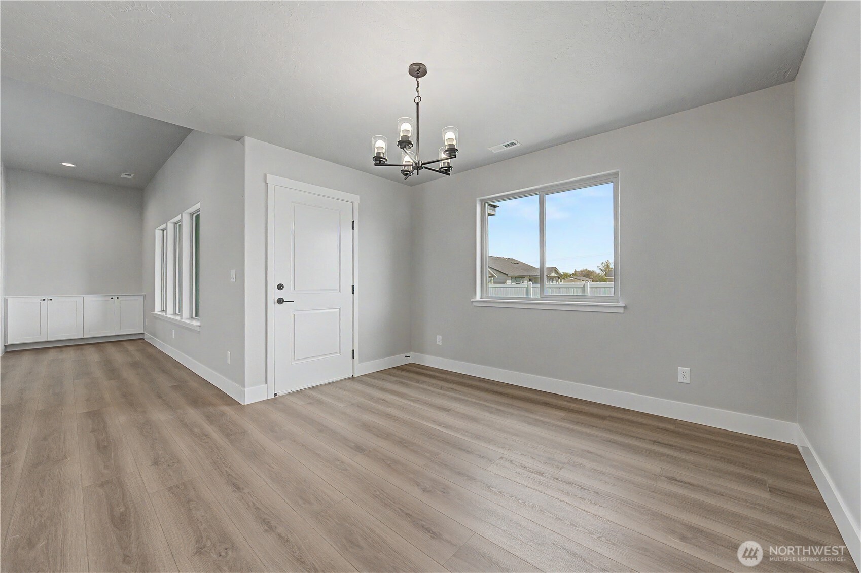 523 N Lessor Loop Moses Lake WA 98837