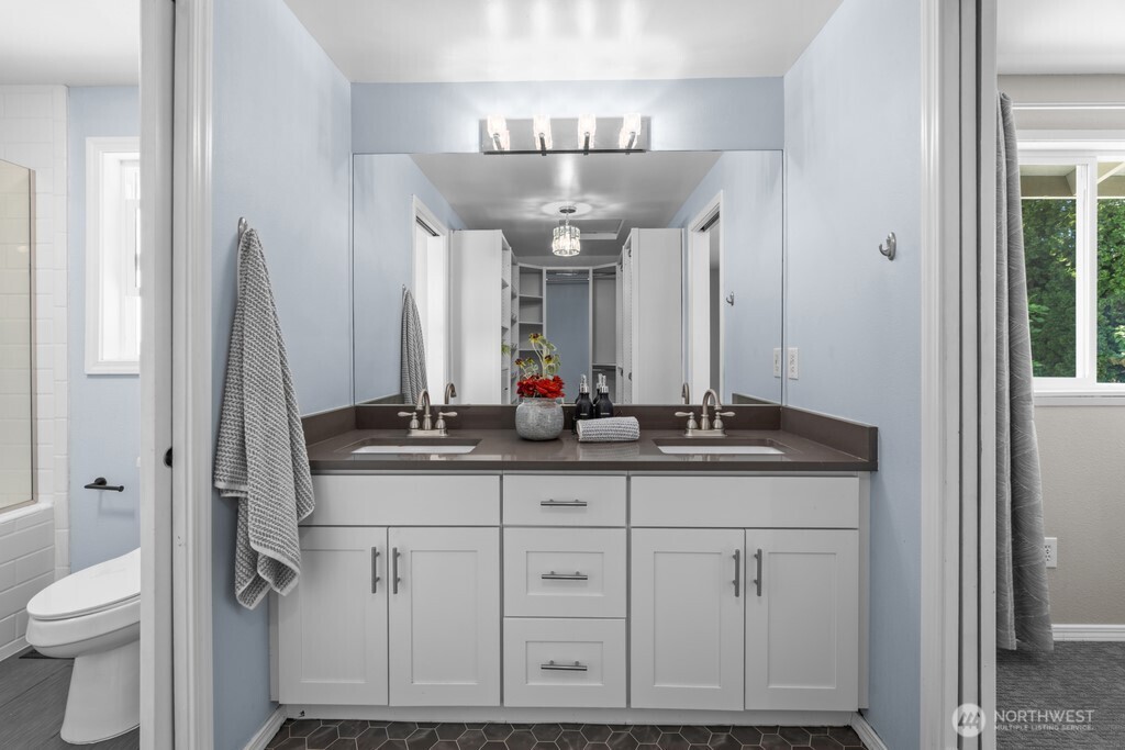 2323 Talbot Road S Renton WA 98055