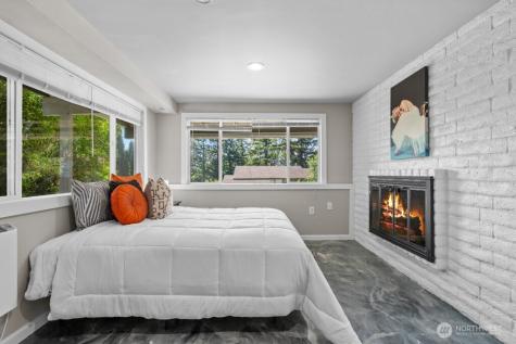 2323 Talbot Road S Renton WA 98055