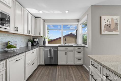 2323 Talbot Road S Renton WA 98055