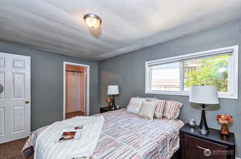 22910 Edmonds Way Edmonds WA 98020