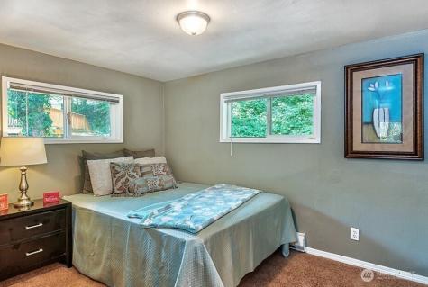 22910 Edmonds Way Edmonds WA 98020