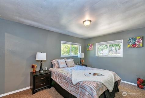 22910 Edmonds Way Edmonds WA 98020