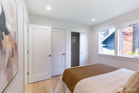 1530 25th Avenue Seattle WA 98122