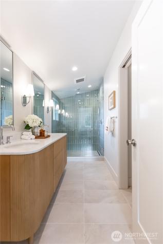 1530 25th Avenue Seattle WA 98122