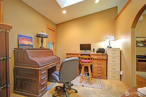 628 N Sunset Drive Camano Island WA 98282