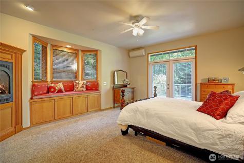 628 N Sunset Drive Camano Island WA 98282