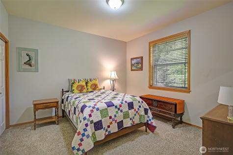 628 N Sunset Drive Camano Island WA 98282