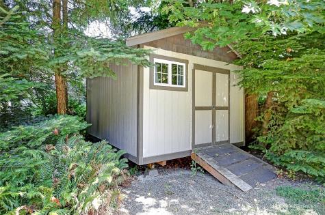 628 N Sunset Drive Camano Island WA 98282