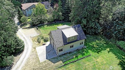628 N Sunset Drive Camano Island WA 98282