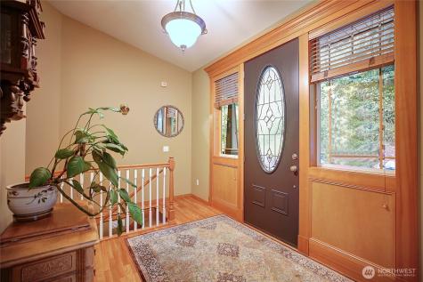 628 N Sunset Drive Camano Island WA 98282