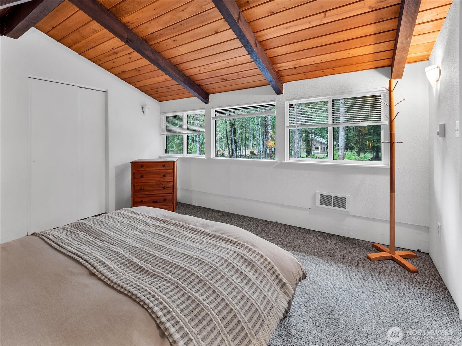 17117 Riverview E Enumclaw WA 98022