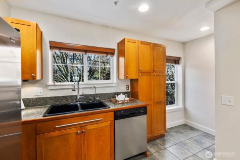 202 24th Avenue E Seattle WA 98112