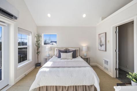 202 24th Avenue E Seattle WA 98112