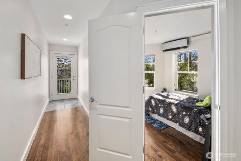 202 24th Avenue E Seattle WA 98112