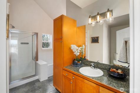 202 24th Avenue E Seattle WA 98112