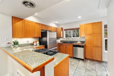 202 24th Avenue E Seattle WA 98112