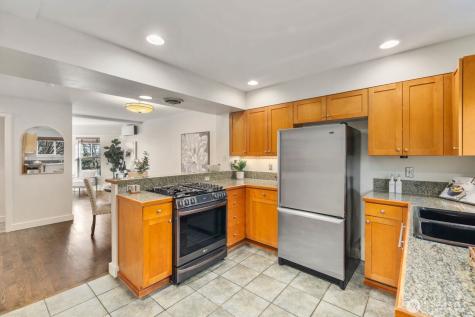 202 24th Avenue E Seattle WA 98112