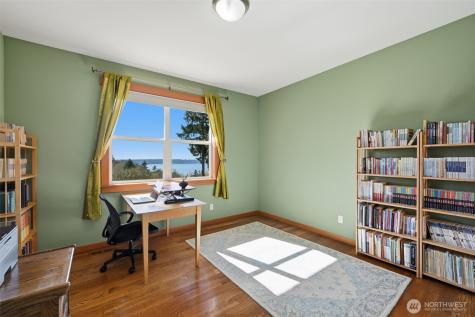 12295 15th Avenue SW Burien WA 98146