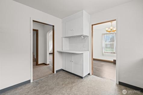 205 W Saar Street Kent WA 98032