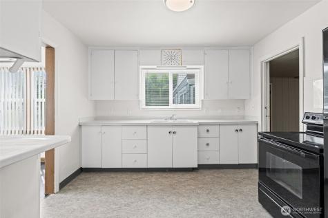 205 W Saar Street Kent WA 98032