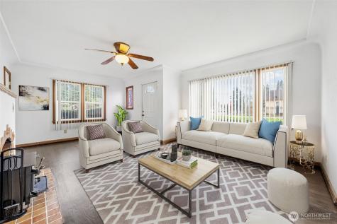 205 W Saar Street Kent WA 98032