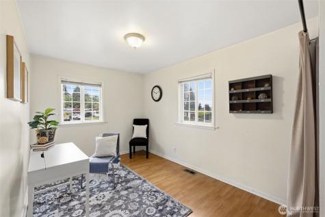 2502 NE 7th Street Renton WA 98056