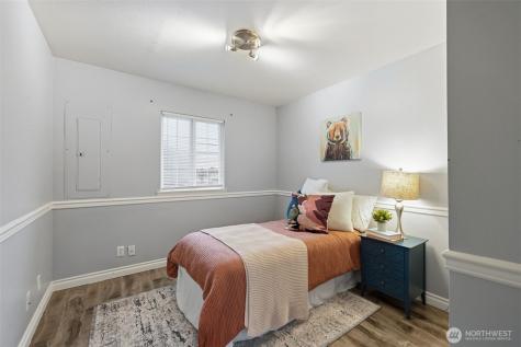 2502 NE 7th Street Renton WA 98056