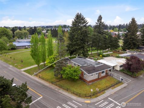 2502 NE 7th Street Renton WA 98056