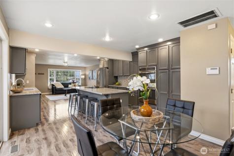 2502 NE 7th Street Renton WA 98056