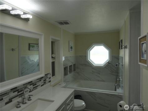 222 Maple Avenue NW Napavine WA 98565