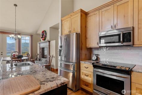 357 Lakayuse Road Manson WA 98831