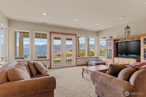 357 Lakayuse Road Manson WA 98831