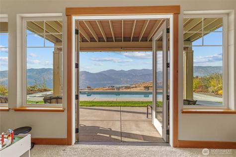 357 Lakayuse Road Manson WA 98831