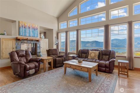 357 Lakayuse Road Manson WA 98831
