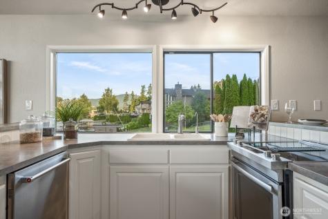 5110 NW Sammamish Road Issaquah WA 98027