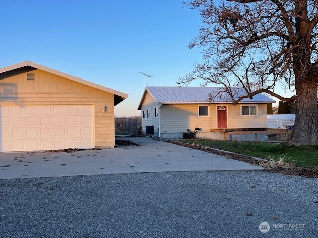 64 Lakeview Way Brewster WA 98812