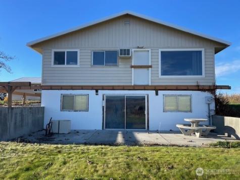 64 Lakeview Way Brewster WA 98812