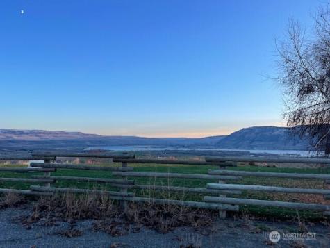 64 Lakeview Way Brewster WA 98812