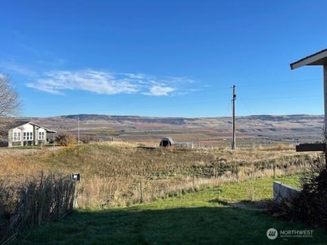 64 Lakeview Way Brewster WA 98812