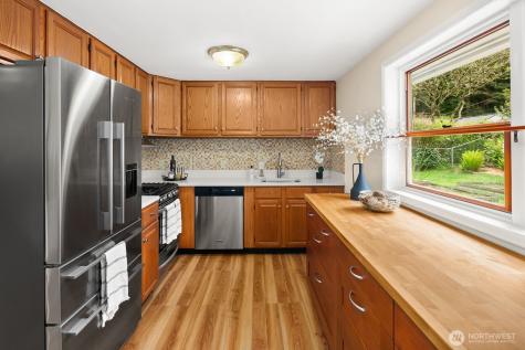 16511 22nd Avenue NE Shoreline WA 98155