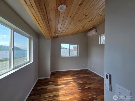 2629 W Beach Road Oak Harbor WA 98277