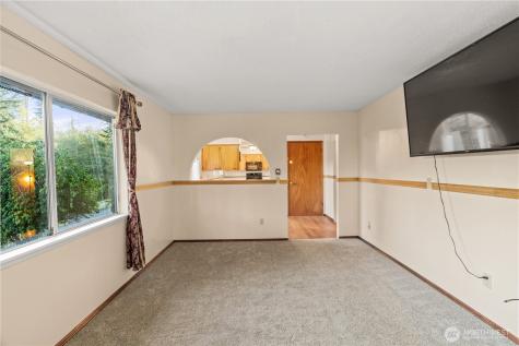 467 E Mommsen Street Mccleary WA 98557