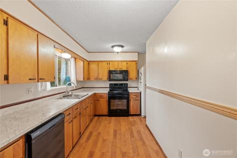 467 E Mommsen Street Mccleary WA 98557