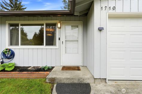 1710 7th Avenue SE Puyallup WA 98372