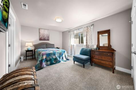 1132 121st Street E Tacoma WA 98445