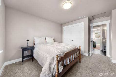 1132 121st Street E Tacoma WA 98445
