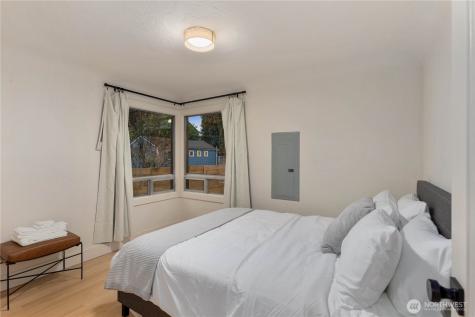 8731 13th Avenue NW Seattle WA 98117